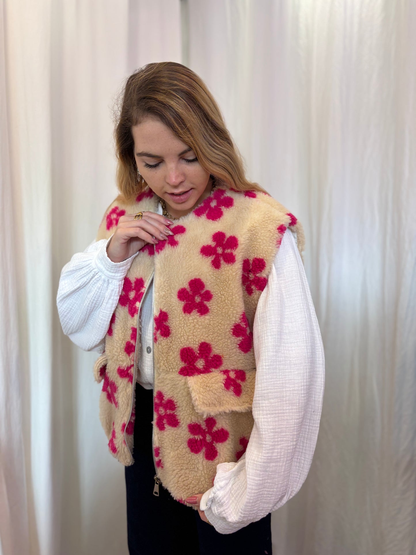 Veste moumoute sans manches FLEURS - 4 couleurs