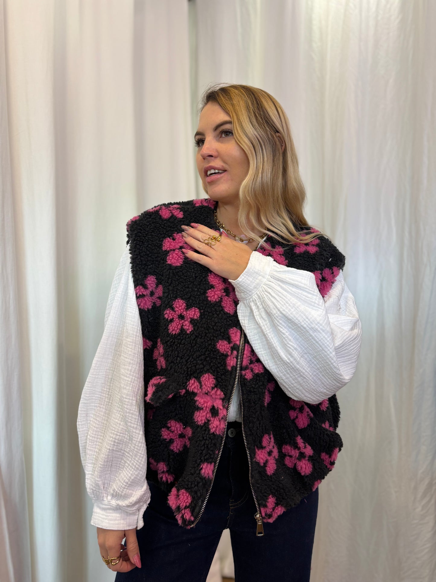 Veste moumoute sans manches FLEURS - 4 couleurs