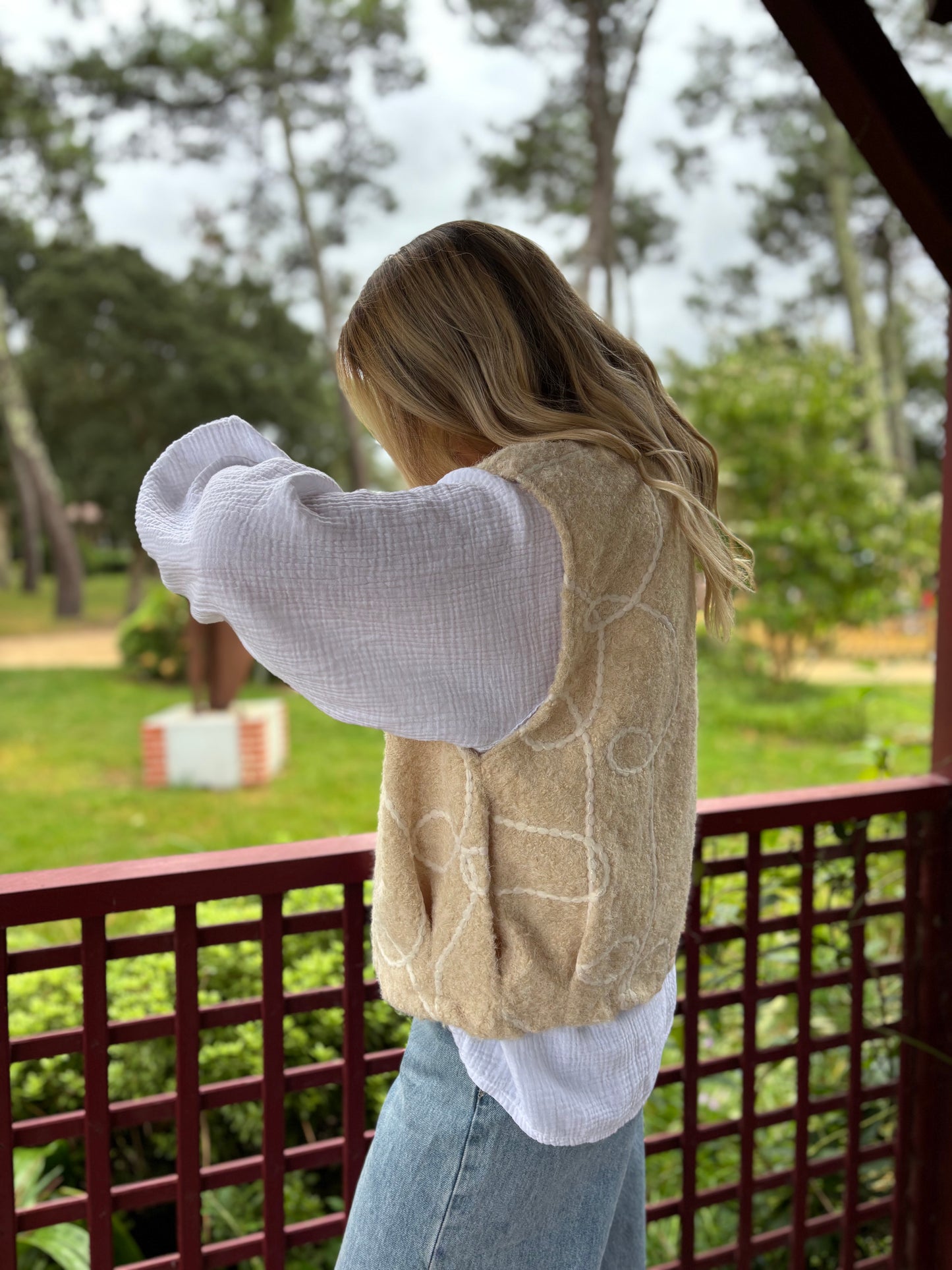 Veste sans manches LILI Beige + fil blanc