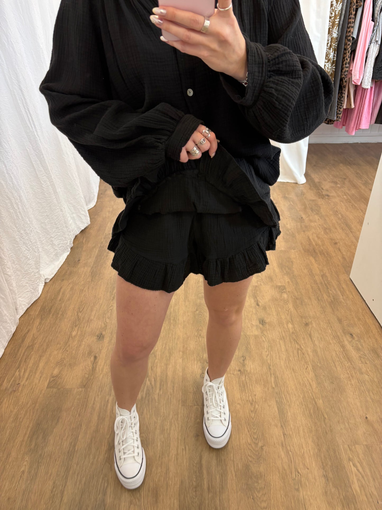 Short LYA Noir