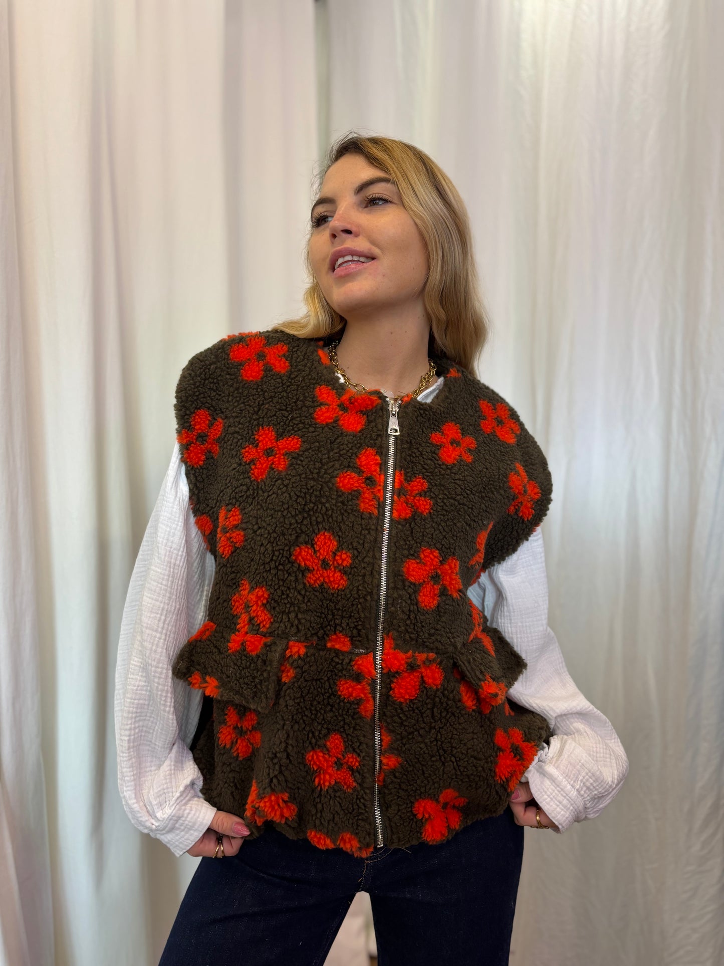 Veste moumoute sans manches FLEURS - 4 couleurs