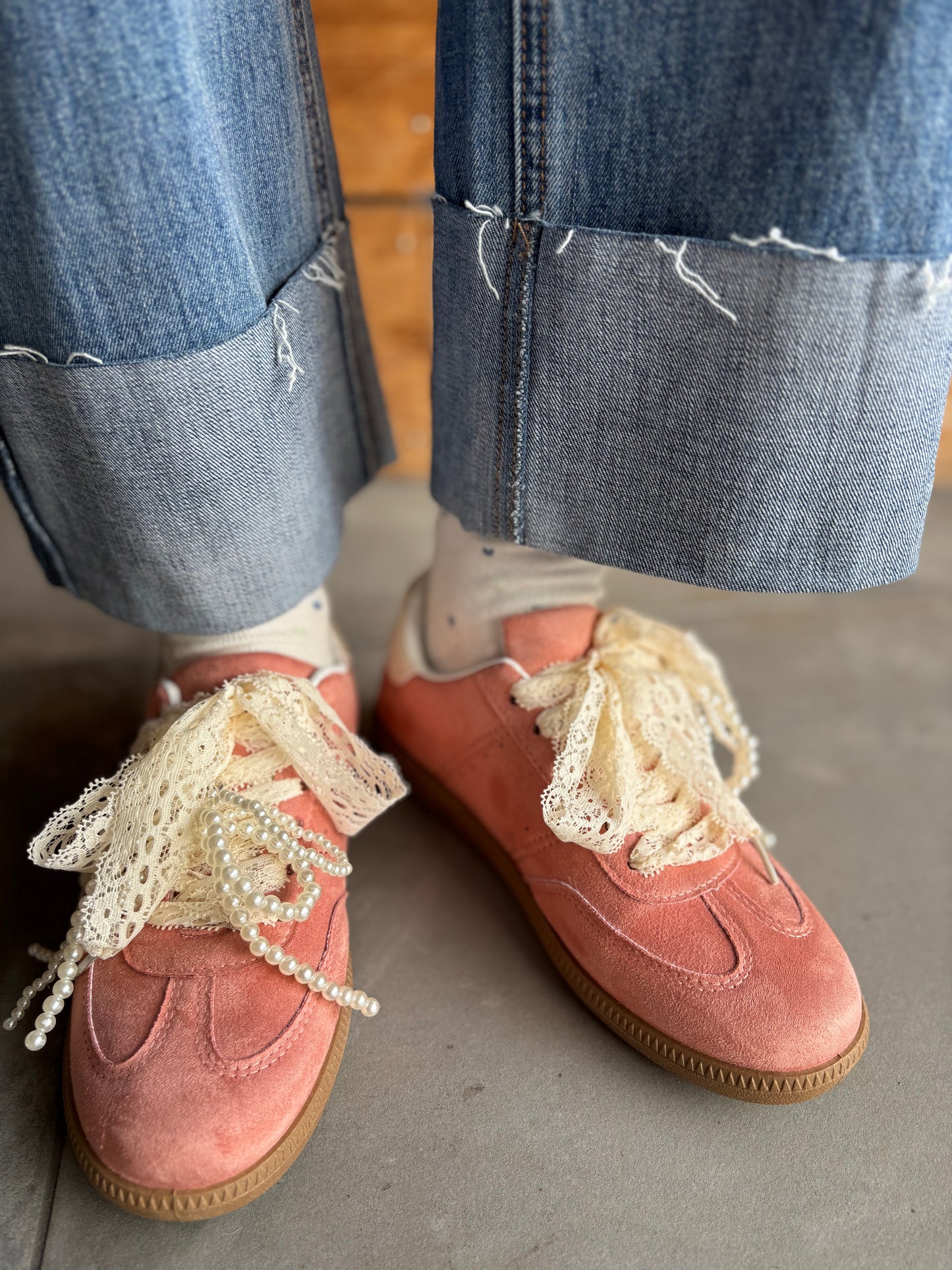 Baskets rose avec lacets dentelles