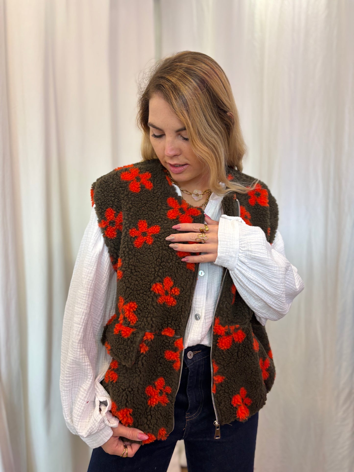 Veste moumoute sans manches FLEURS - 4 couleurs
