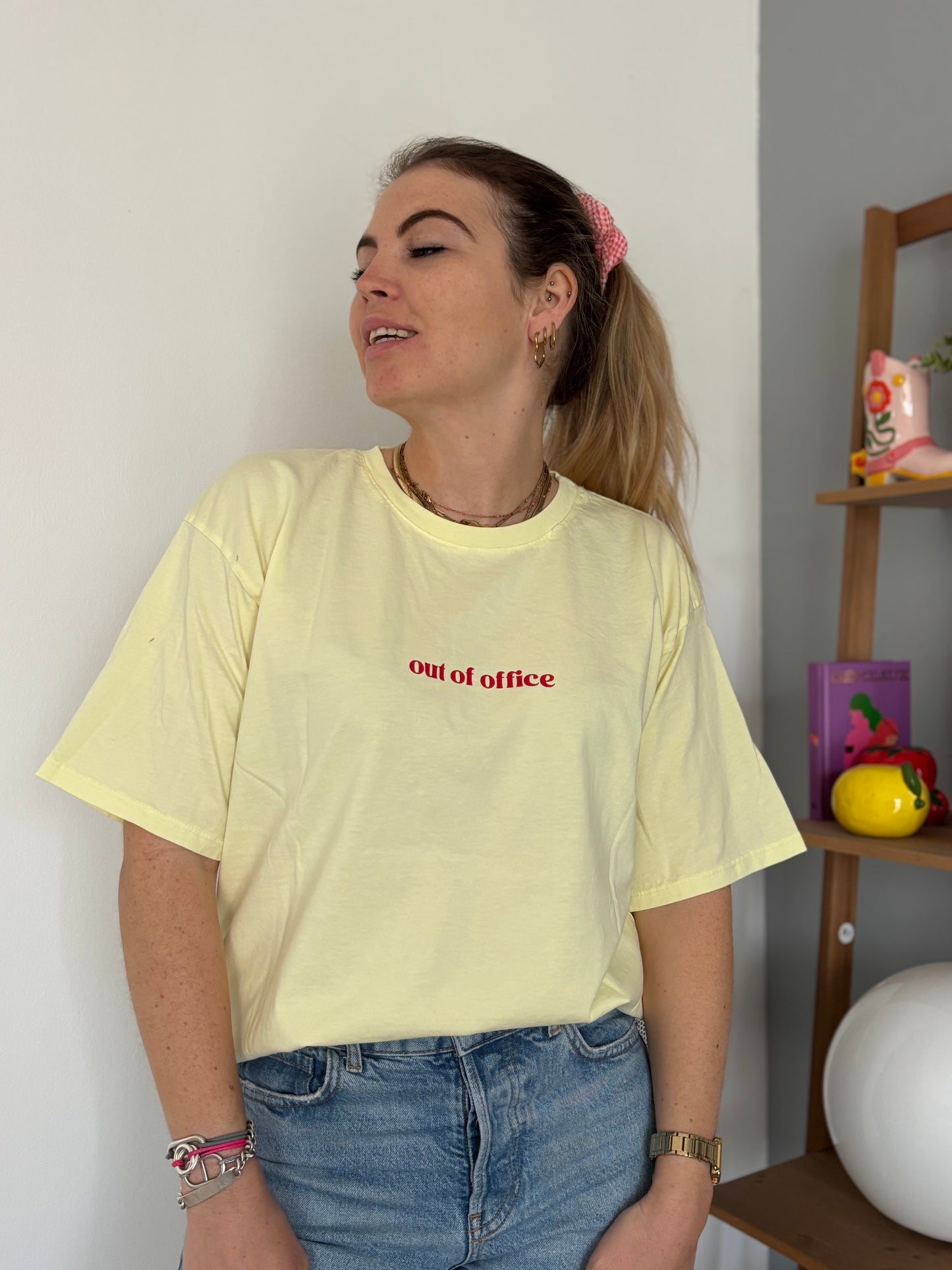 T-shirt OUT OF OFFICE Jaune