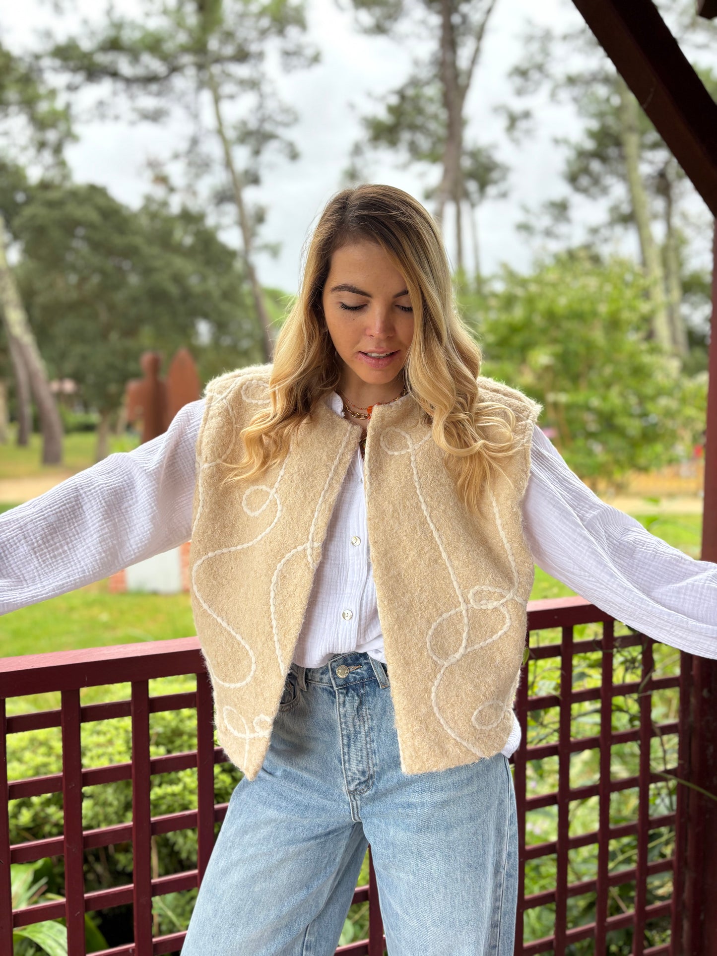 Veste sans manches LILI Beige + fil blanc
