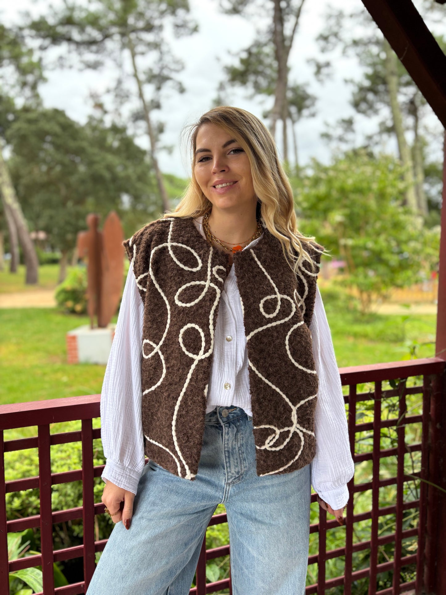 Veste sans manches LILI Chocolat + fil blanc
