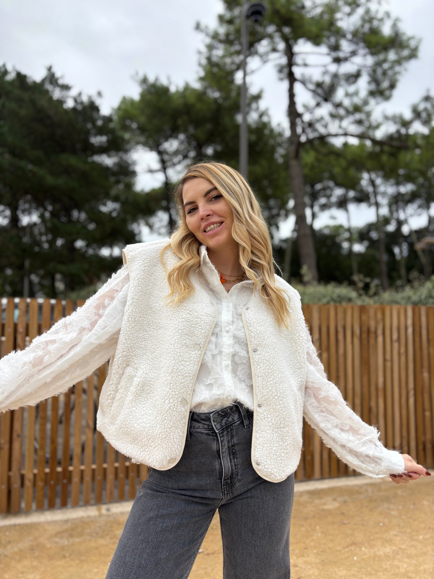 Veste sans manches ABY Ăcru