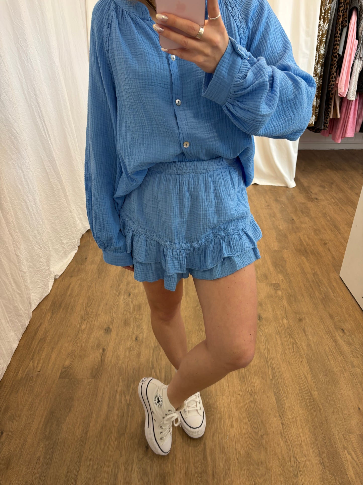 Short LYA Bleu