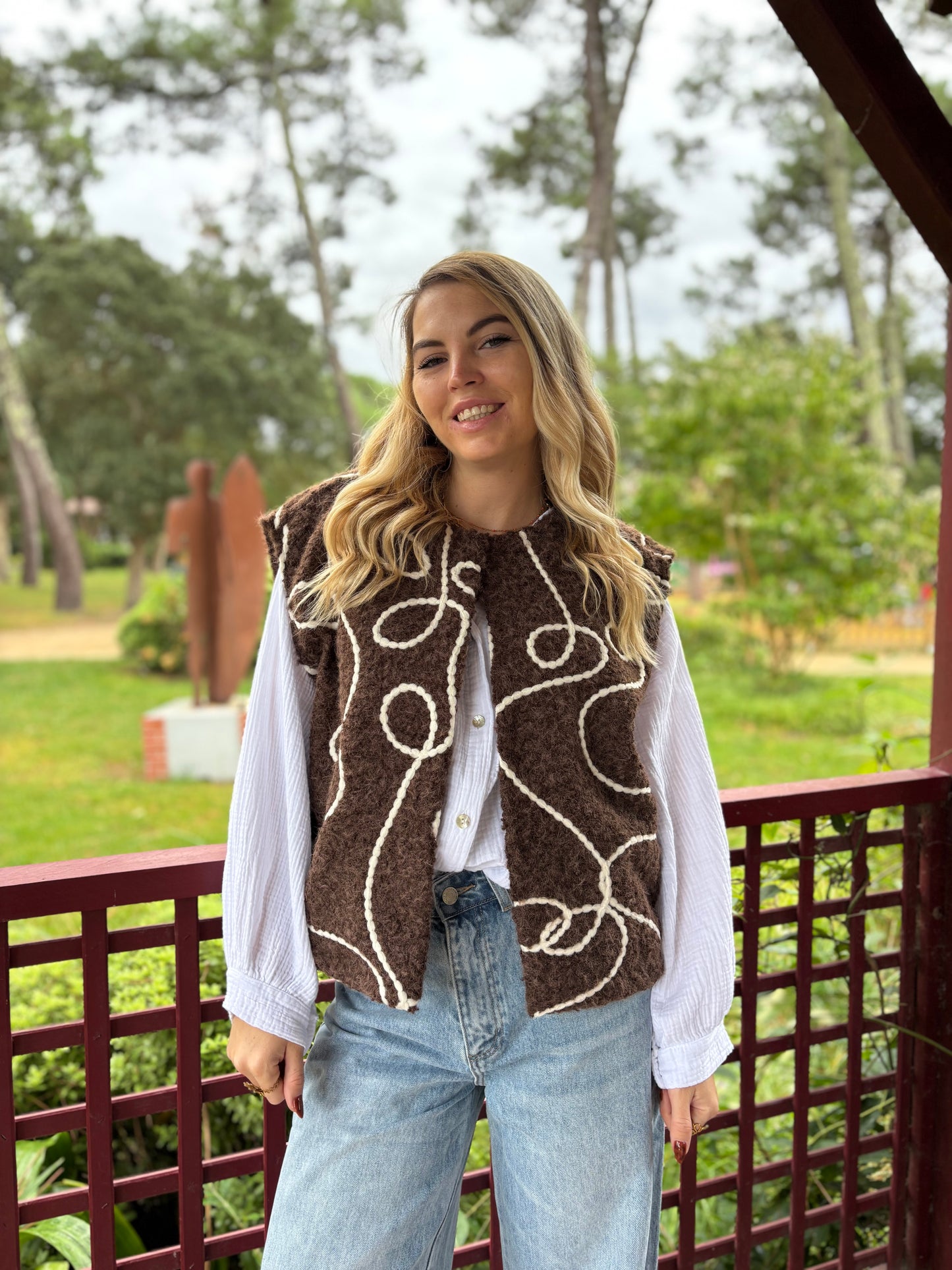 Veste sans manches LILI Chocolat + fil blanc