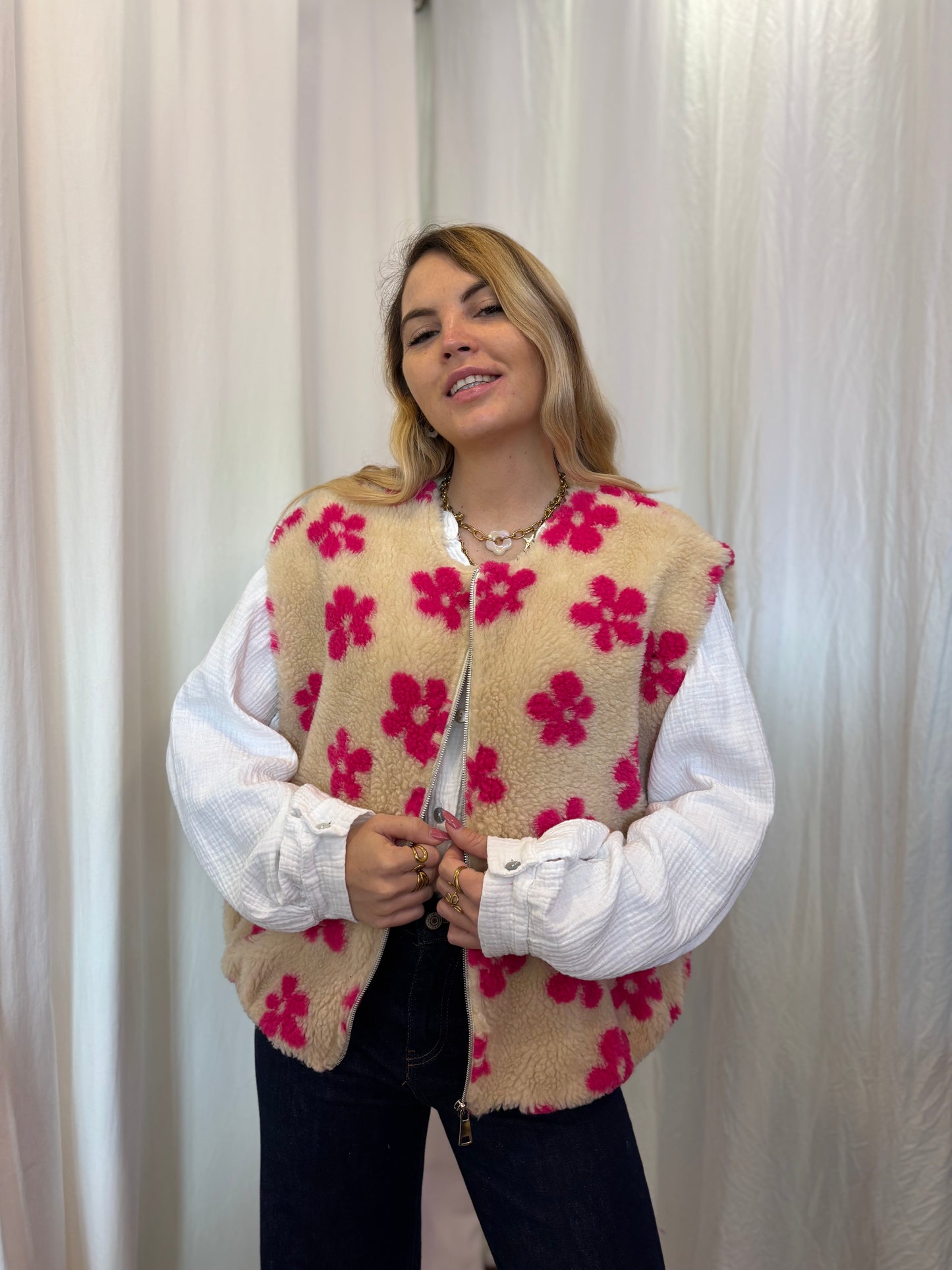Veste moumoute sans manches FLEURS - 4 couleurs