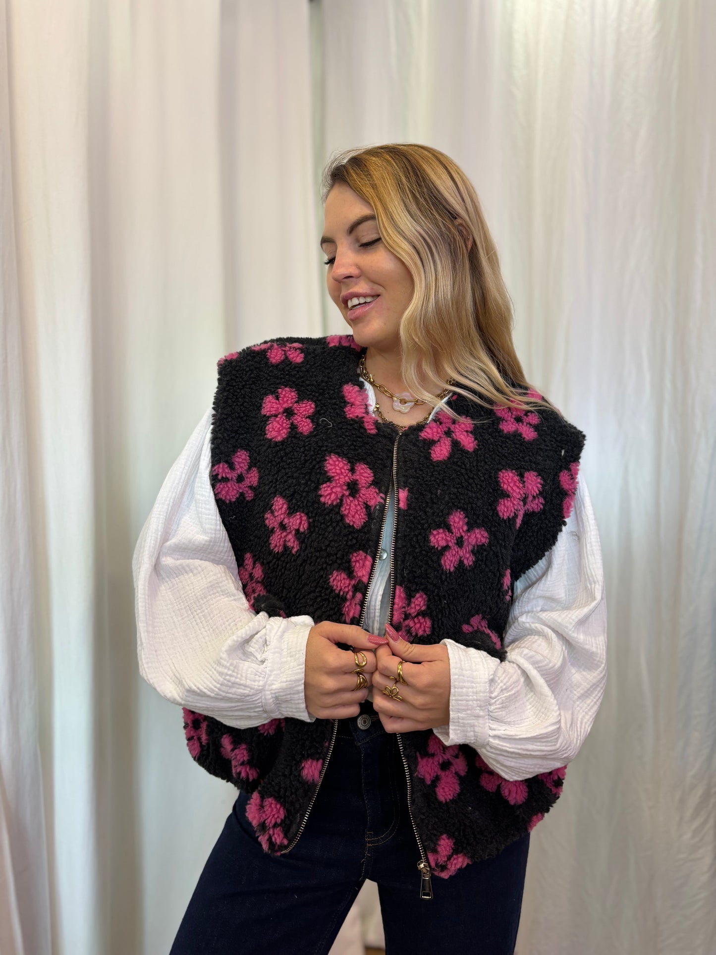 Veste moumoute sans manches FLEURS - 4 couleurs
