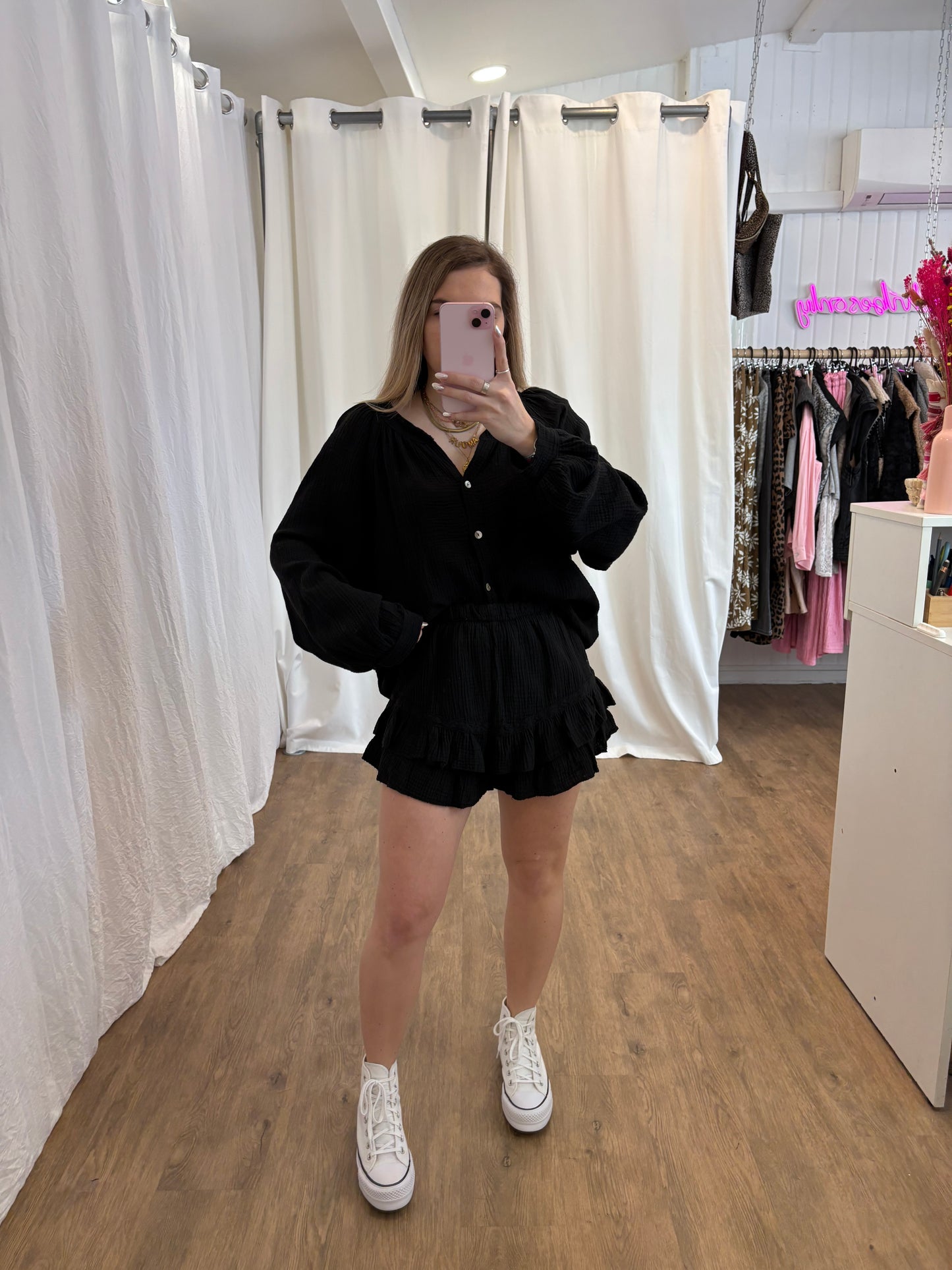Short LYA Noir