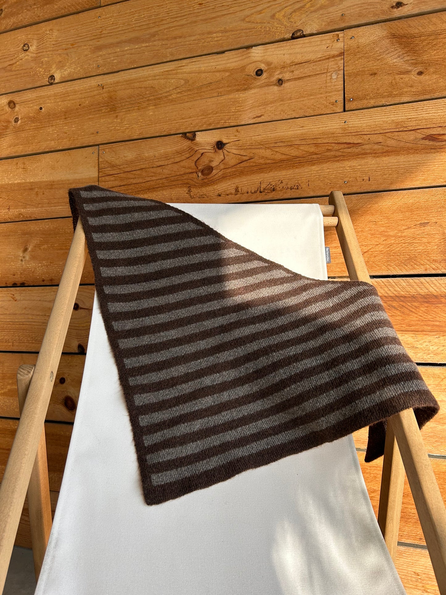 Écharpe triangle motifs