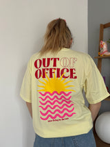 T-shirt OUT OF OFFICE Jaune •