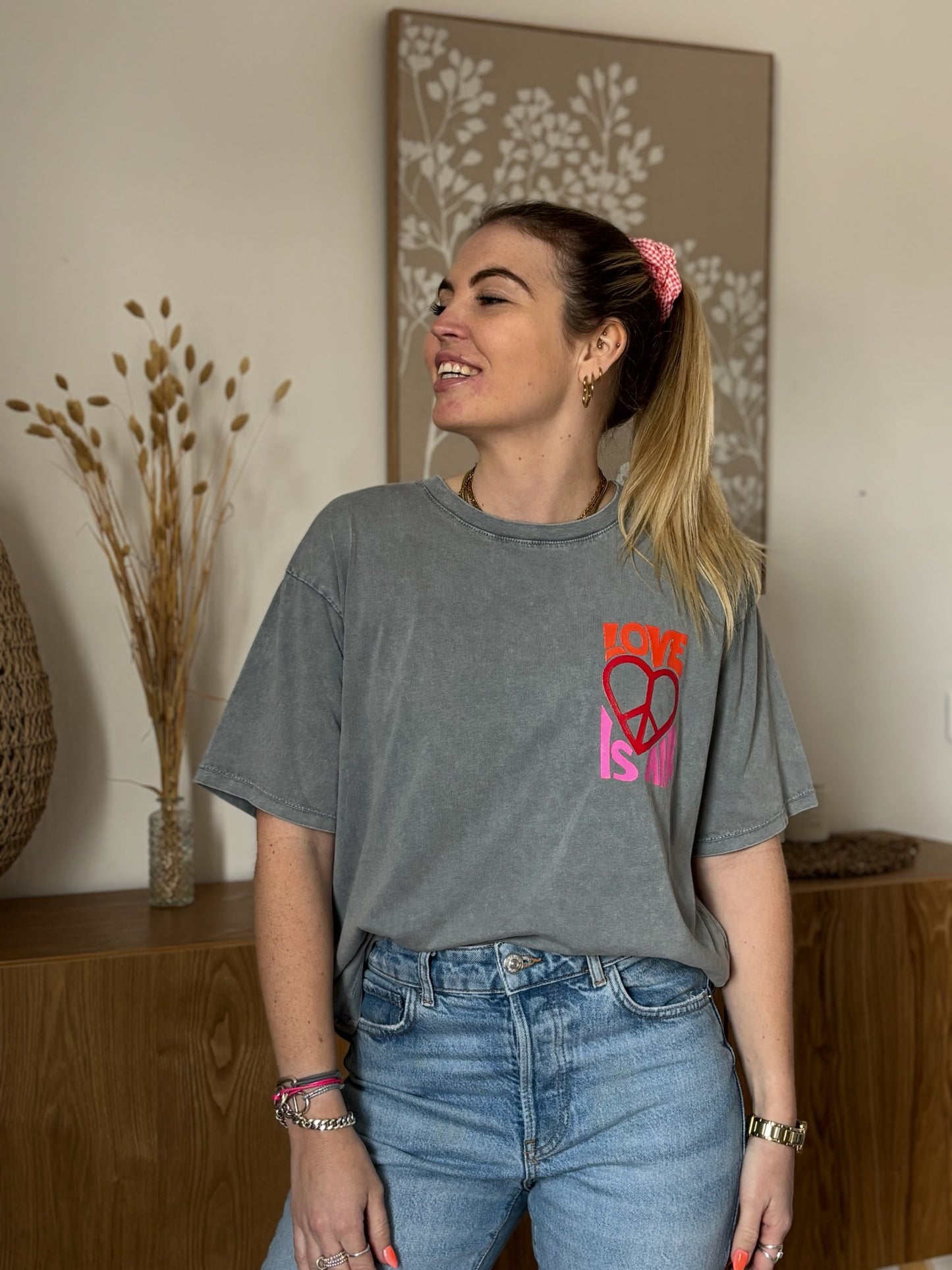 T-shirt LOVE IS AIR Gris