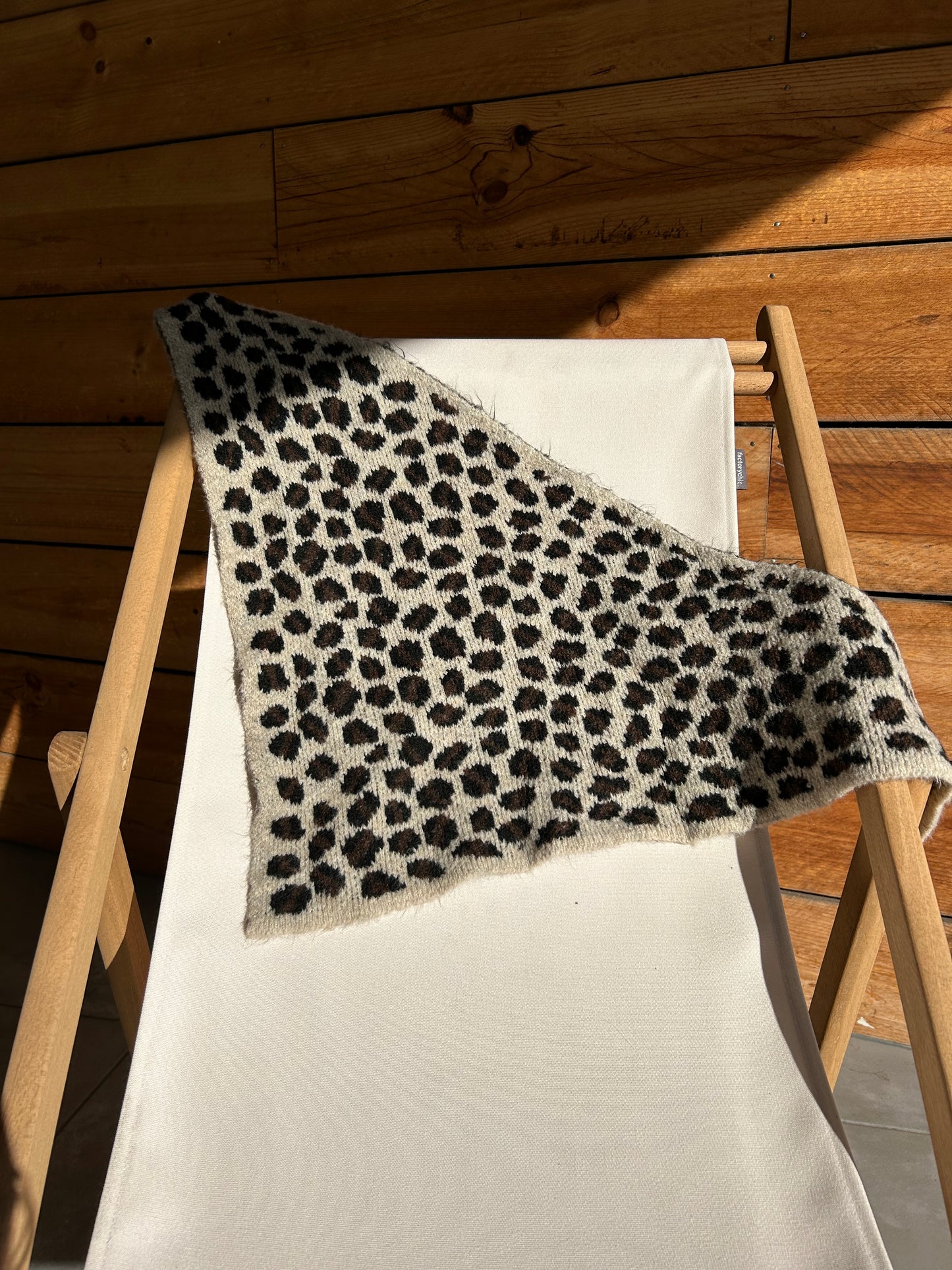 Écharpe triangle motifs