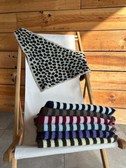 Écharpe triangle motifs