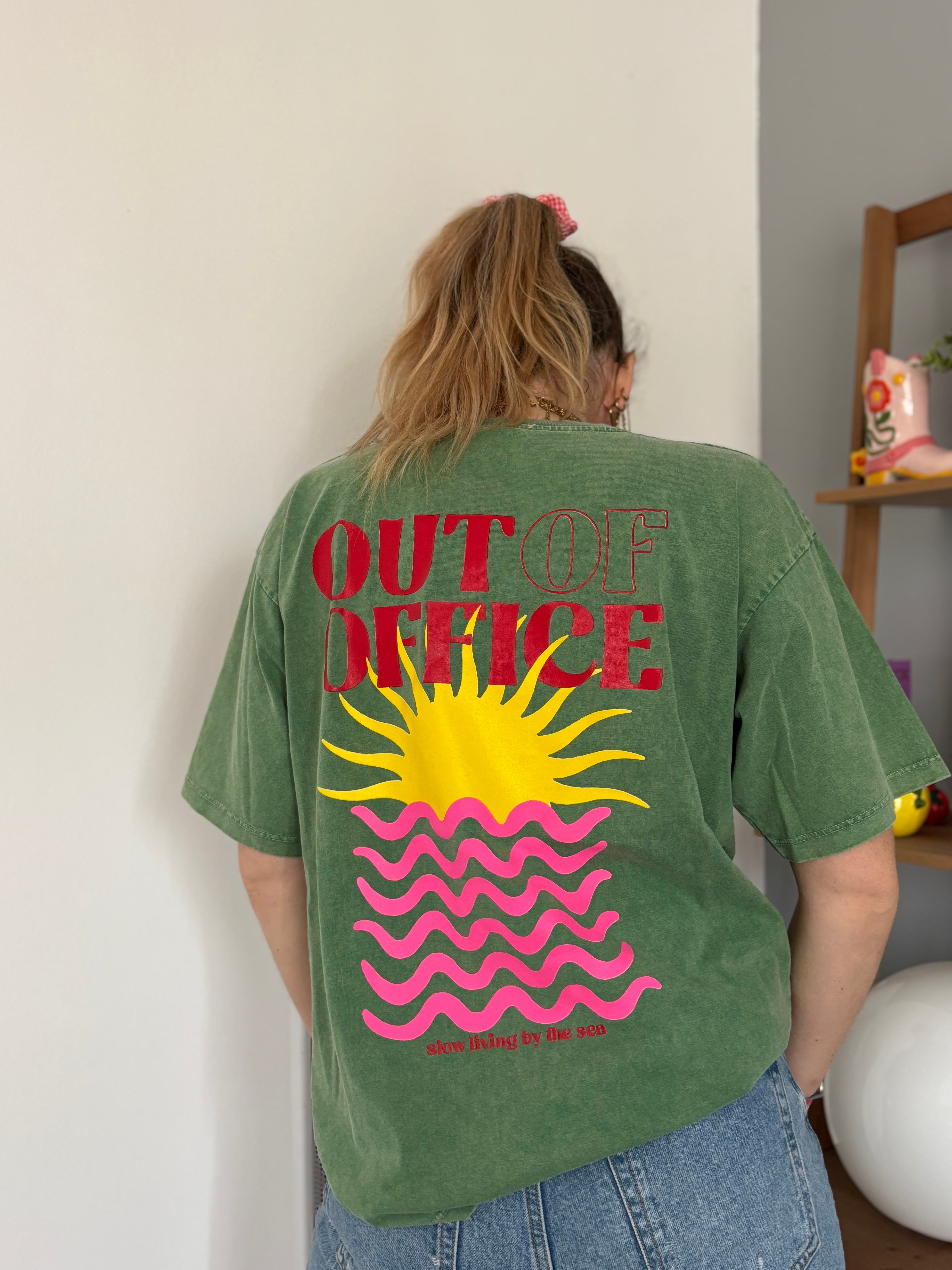 T-shirt OUT OF OFFICE Vert