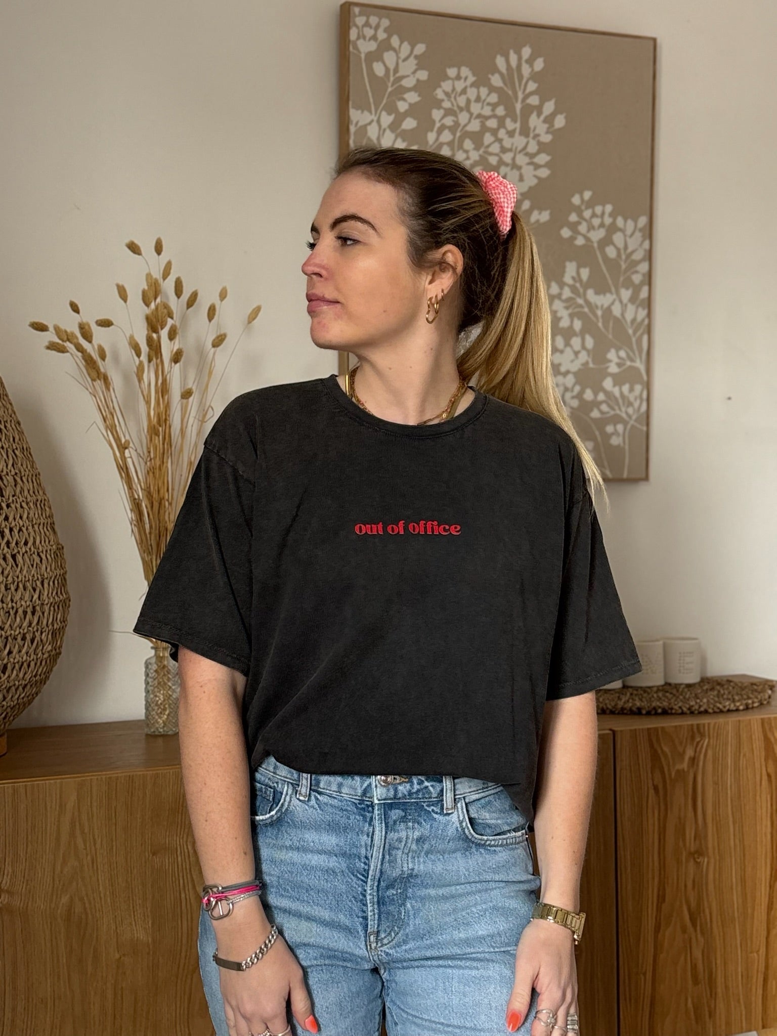 T-shirt OUT OF OFFICE Noir •