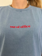 T-shirt OUT OF OFFICE Bleu •